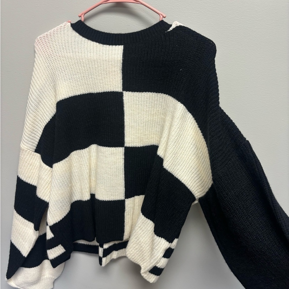 &MERCI Oversized Mixed Color Block Sweater Black and White - Picture 3 of 6